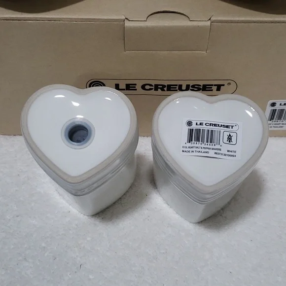 Set of 2 White Heart Mugs & Saucers  Plus Matching Salt & Pepper Le Creuset NEW - Picture 7 of 8